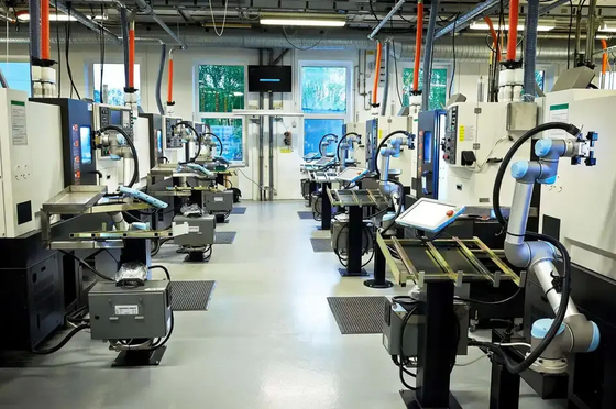 De Robot van UR UR10 Cobot met de Tang 3-vinger van SMC Elektrische Type LEHS Samenwerkingsrobot voor het Palletiseren Behandeling