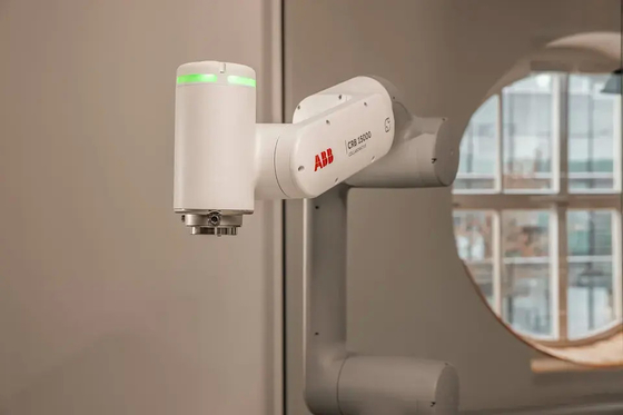 ABB GoFa CRB15000 Cobot met de Tang 2-vinger van SMC Elektrische Type LEHF Samenwerkingsrobot