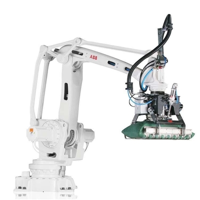 Robotarm 4 As ABB IRB 460-110/2.4 met CNGBS Robotarm Gripper voor geautomatiseerde palletiserende robot
