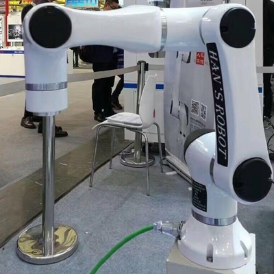 HAN'S E5 met 5 kg nuttige lading als samenwerkingsrobot met CNGBS-robotgripper voor laden en lossen
