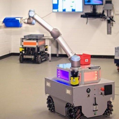 Collaboratieve robot UR 16e met 16 kg nuttige lading met vacuümzuigbekers van manipulator als cobot