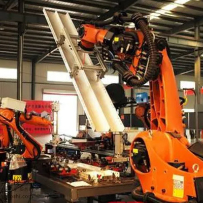 KUKA KR 210 R2700 Pick and Place industriële robots met CNGBS lineaire gidsen voor motorassemblage