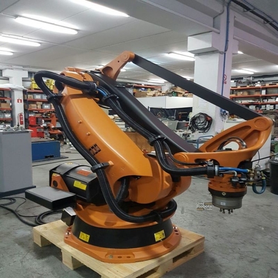 Palletizing Robotic Arm 5 Axis Kuka KR 180 PA Met CNGBS Robot Guide Rail Voor Palletizing Robot