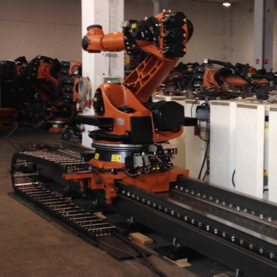 Kuka Robotic Arm 6 Axis KR 360 R2830 met CNGBS Robot Gripper voor geautomatiseerde pick and place robot