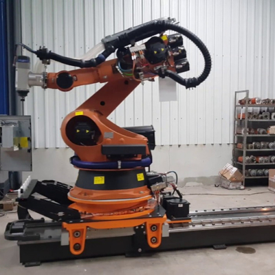 Kuka Robotic Arm 6 Axis KR 360 R2830 met CNGBS Robot Gripper voor geautomatiseerde pick and place robot