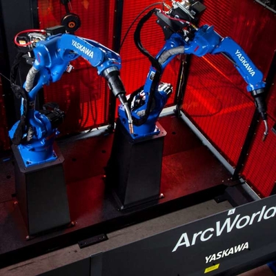 6 Axis Welding Robotic Arm Yaskawa AR2010 met CNGBS Robot Kleding voor Automated Welding Robot