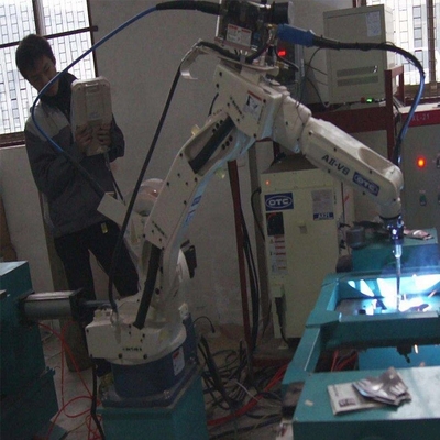 OTC industriële robot FD-B6L met 2008mm bereik met ARC-lassen en lasmachine DM350
