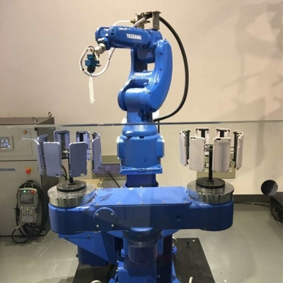Auto schilderen Robotic Arm 6 Axis Yaskawa MPX1150 Met CNGBS Robot Gripper Voor het schilderen van robotmuur