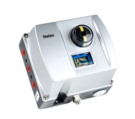 Chinese besturingsklep met Neles-kleppositionator ND9000 en pneumatische actuator