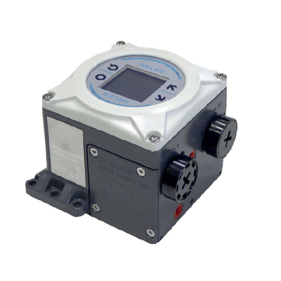 Chinese besturingsklep met Neles-kleppositionator NDX Mesto en pneumatische actuator