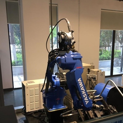 Industriële robot AR1440 met 12 kg ladingslampen met positioner als laser lassen
