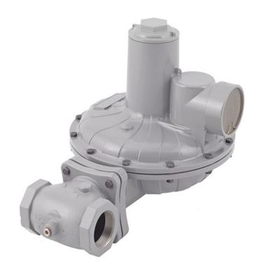 Drukvermindering Regulerende skids met Emerson Fisher CS800 serie regulator WIKA drukmeter