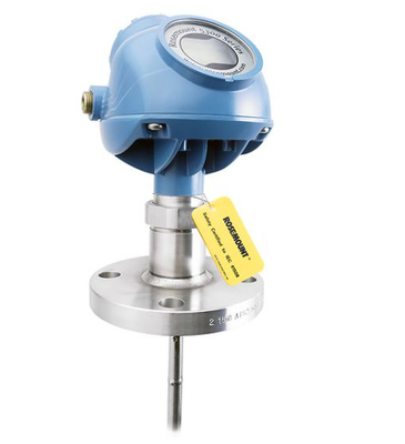 De op de skid gemonteerde tank is uitgerust met de EMERSON Rosemount 5300 niveauzender - geleide golf radar niveaumeter