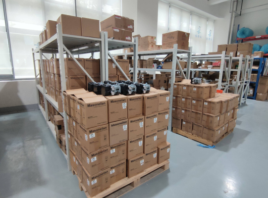 Rechte hoek type topgidsklep met Masoneilan SVI2 klep positioner en 78-40 regulator geschikt voor elektrische stroom
