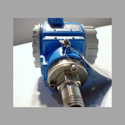 Stroomregelklep schuiven met Endress+Hauser Proline Prowirl F 200 draaikolkstroommeter en Cerabar PMC71 digitale drukzender