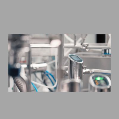 Drukverlagend en temperatuurstation met Endress+Hauser Proline Prowirl D 200 vortexstroommeter en Cerabar PMP43 drukzender