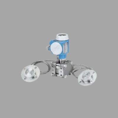 Stroomregelklep met Endress+Hauser ProlineProwirl R200-stroommeter en Deltabar PMD78B-differentialdrukzender.