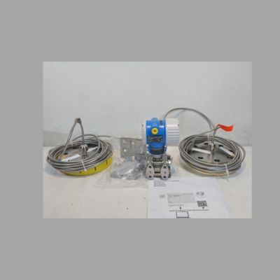 Stroomregelklep met Endress+Hauser ProlineProwirl R200-stroommeter en Deltabar PMD78B-differentialdrukzender.