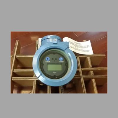 Drukreduceer- en ontgassingsstation met een Micro Motion F100A Coriolis-flowmeter en 1700 | 2700 integrale transmitter