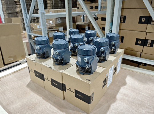 Besturingsklep met Fisher 846 I/P-omvormer en TopWorx GO-schakelaar model 73 / model 81 limietschakelaar en Fisher DVC6200-kleppositionator voor hoge precisiebesturing in ruwe omgevingen