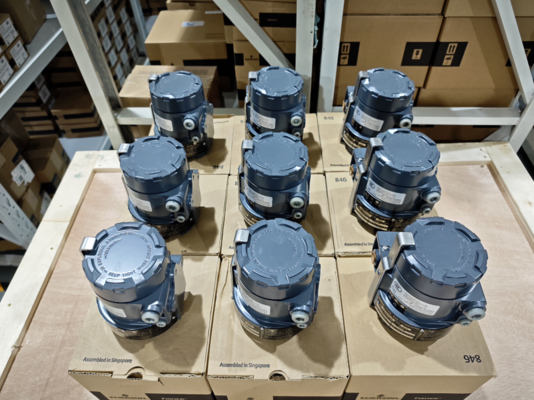 Besturingsklep met Fisher 846 I/P-omvormer en TopWorx GO-schakelaar model 73 / model 81 limietschakelaar en Fisher DVC6200-kleppositionator voor hoge precisiebesturing in ruwe omgevingen