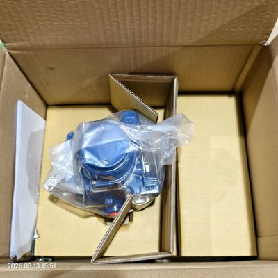 Controleventil met pneumatische actuator en Azbil AVP100 AVP102 pneumatische slimme ventiel positioner