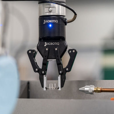ROBOTIQ de robotachtige het wapenvervangstukken van de tang hand-E robot combineren met de samenwerkingsrobot van UR