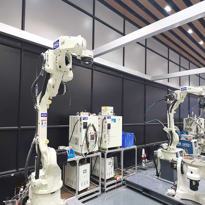 OTC f-d-B6 met DM350-het Lassenrobot van Mig van de Lassenmachine
