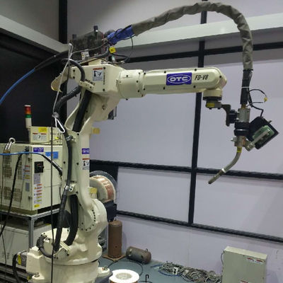 OTC f-d-V8 met DM350-het Lassenrobot van Mig van de Lassenmachine
