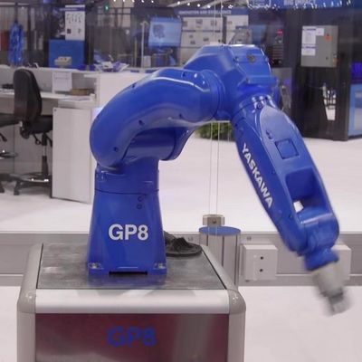 De Assemblage Industriële Robot GP8 van de hoge snelheidsmotor met 8KG-Nuttige ladings Robotachtig Wapen als Oogst en Plaatsmachine
