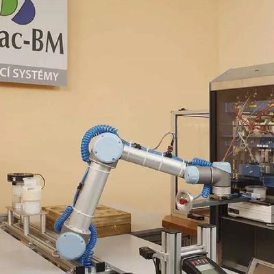 Mini Robot UR 3e van Samenwerkingsrobot met 3KG-Nuttige lading als Cobot voor de Delen van het Materiaal Behandelende Materiaal