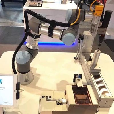 Universele Robot UR 3e met 3KG-Nuttige lading 6 Wapen van de As het Industriële Robot als Cobot voor Motorassemblage
