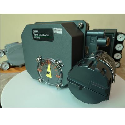 Voegt Elektropneumatisch Instelmechanisme 3720 Elektroconvertor 3722 van Kleplichaam als Klepinstelmechanisme toe