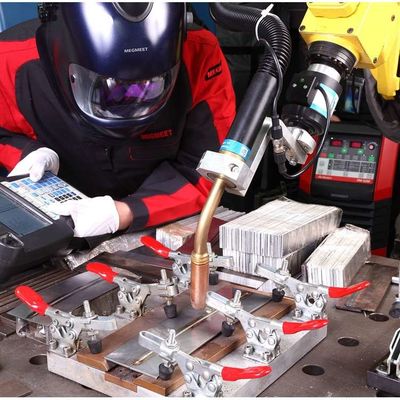 Intelligente lasser CO2 MAG MMA Ehave CM500 met CNGBS Lasrobot als Lasmachine