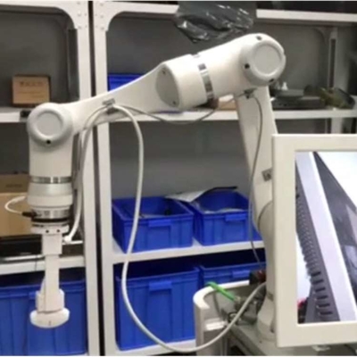 Pick and Place Robot Hans E18 met CNGBS Robots Gripper en 6 Axis Robots Arm als Cobot Robot